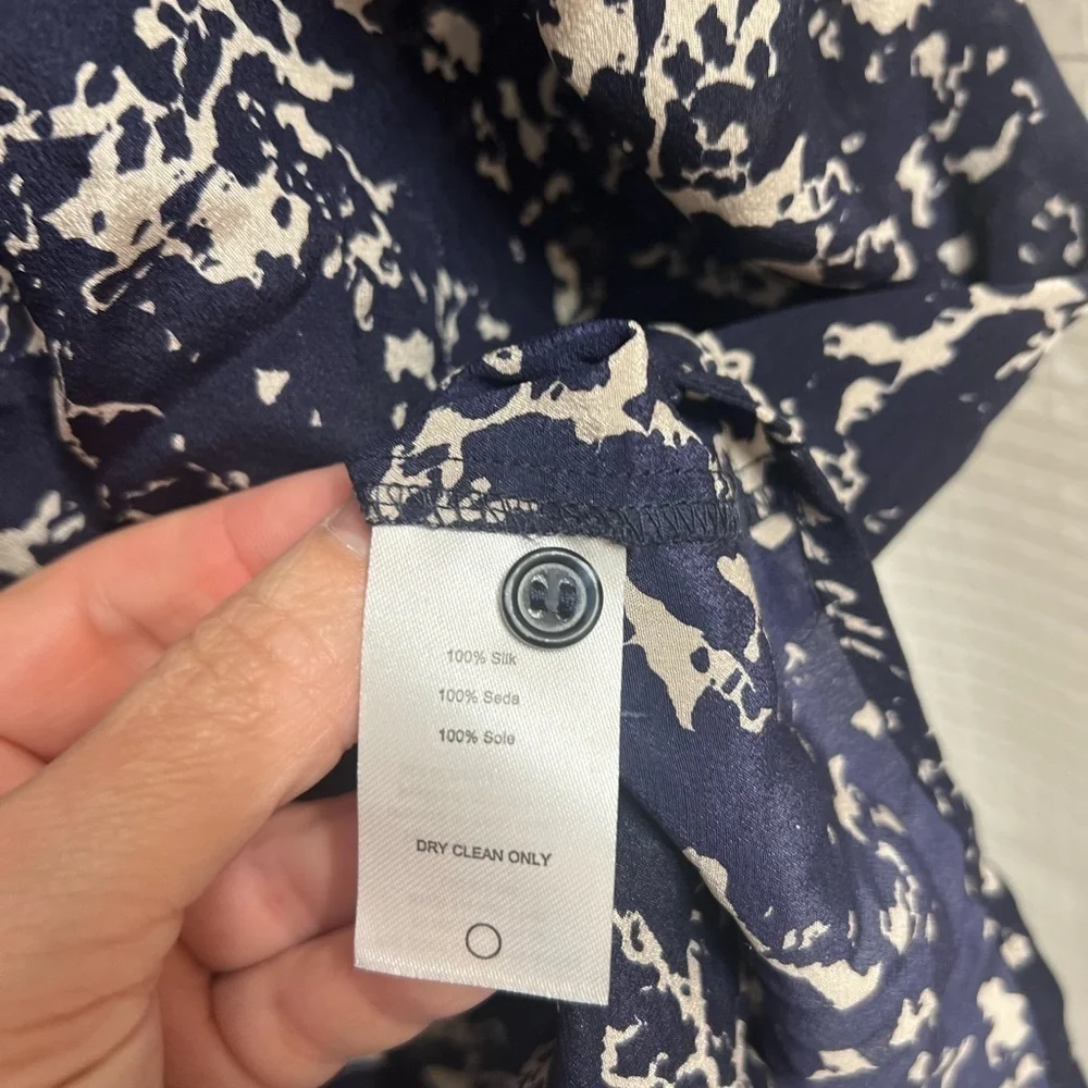Bella Luxx Los Angeles 100% Silk Summer blouse medium blue & white - Picture 4 of 4